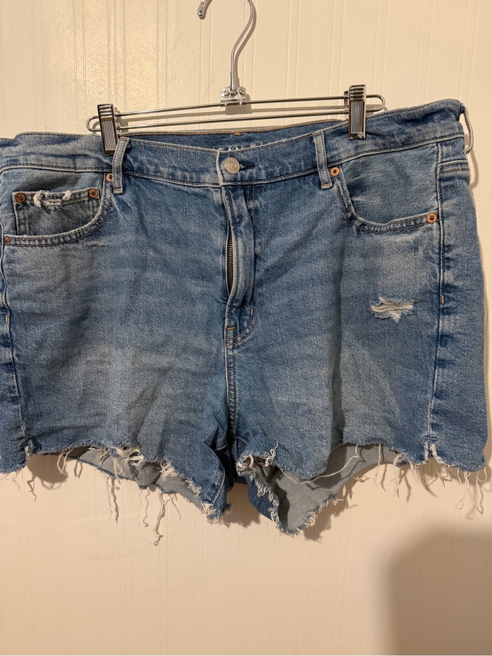American Eagle Outfitters Dark Blue Denim shorts with Copper Button Size 16